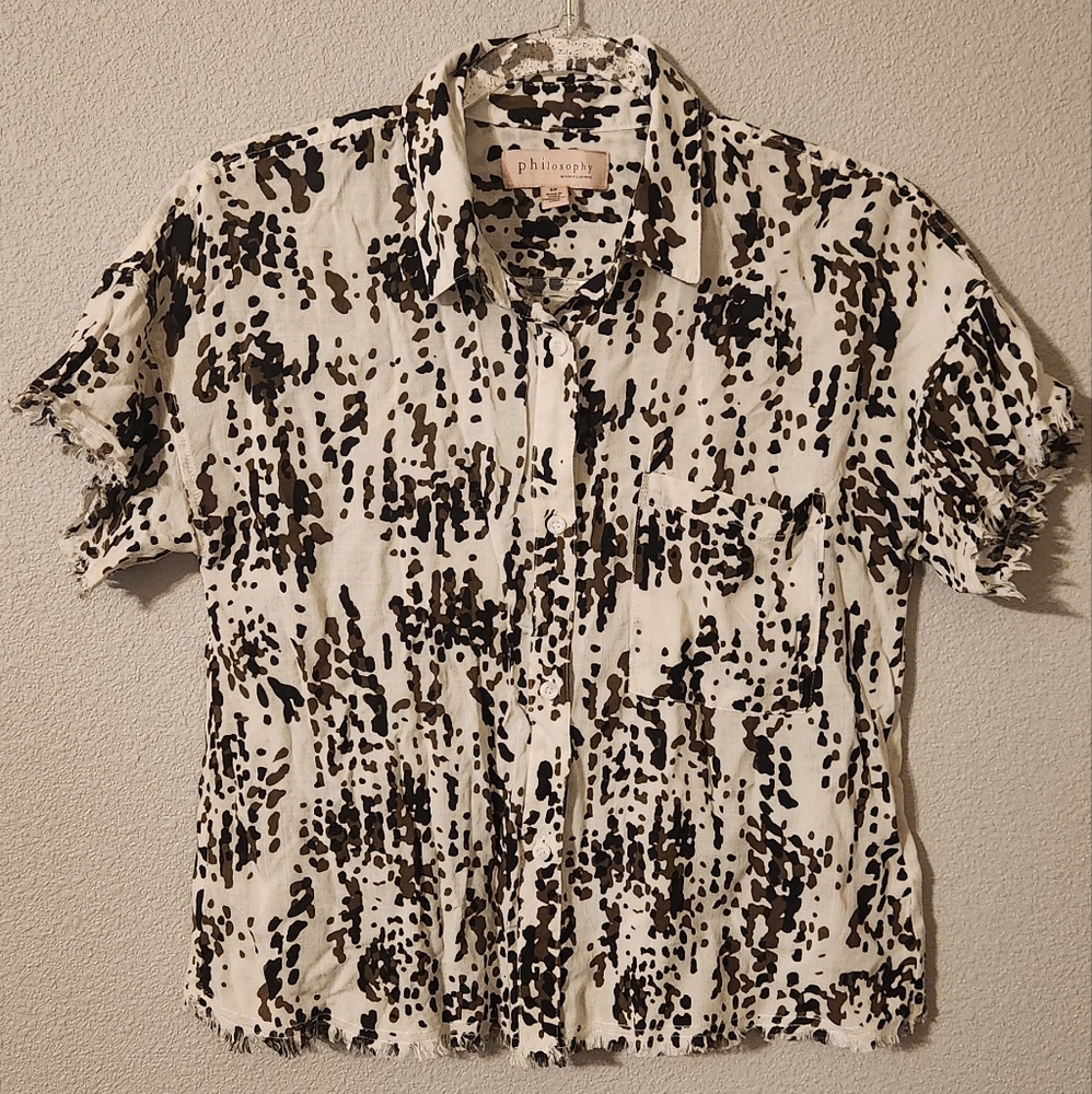Philosophy - Short Sleeve Cropped Button-Up Printed Blouse